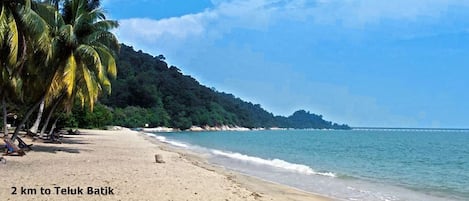 Una spiaggia nelle vicinanze