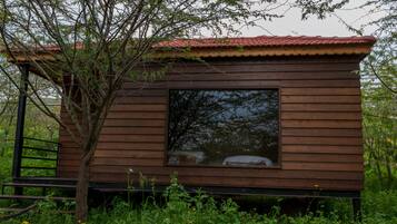 Hytte – panorama, 3 enkeltsenger, tilgjengelighetstilpasset, hageutsikt | Ekstrasenger (mot et tillegg)