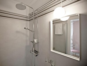 Shower, free toiletries, hair dryer, bathrobes - Ölme Prästgård Gästgiveri (Kristinehamn)