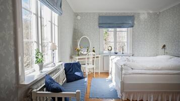 Blackout curtains, cots/infant beds, rollaway beds, free WiFi