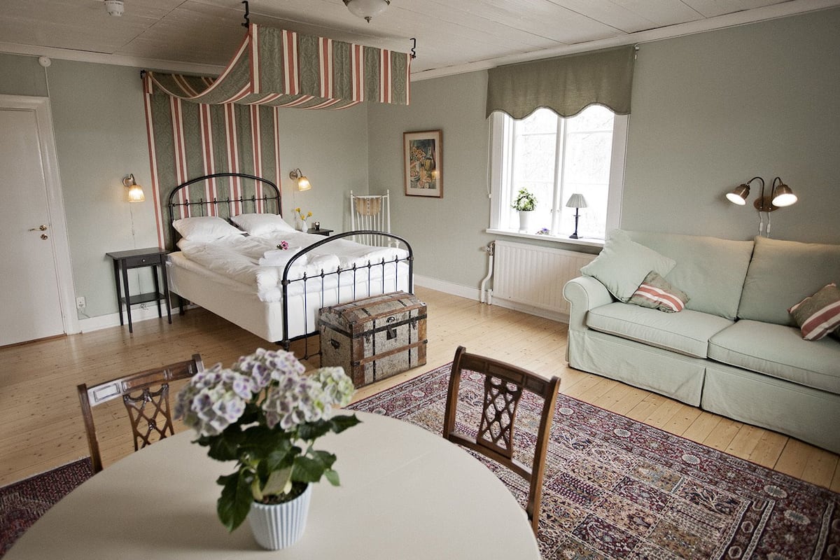 Blackout curtains, cots/infant beds, rollaway beds, free WiFi
