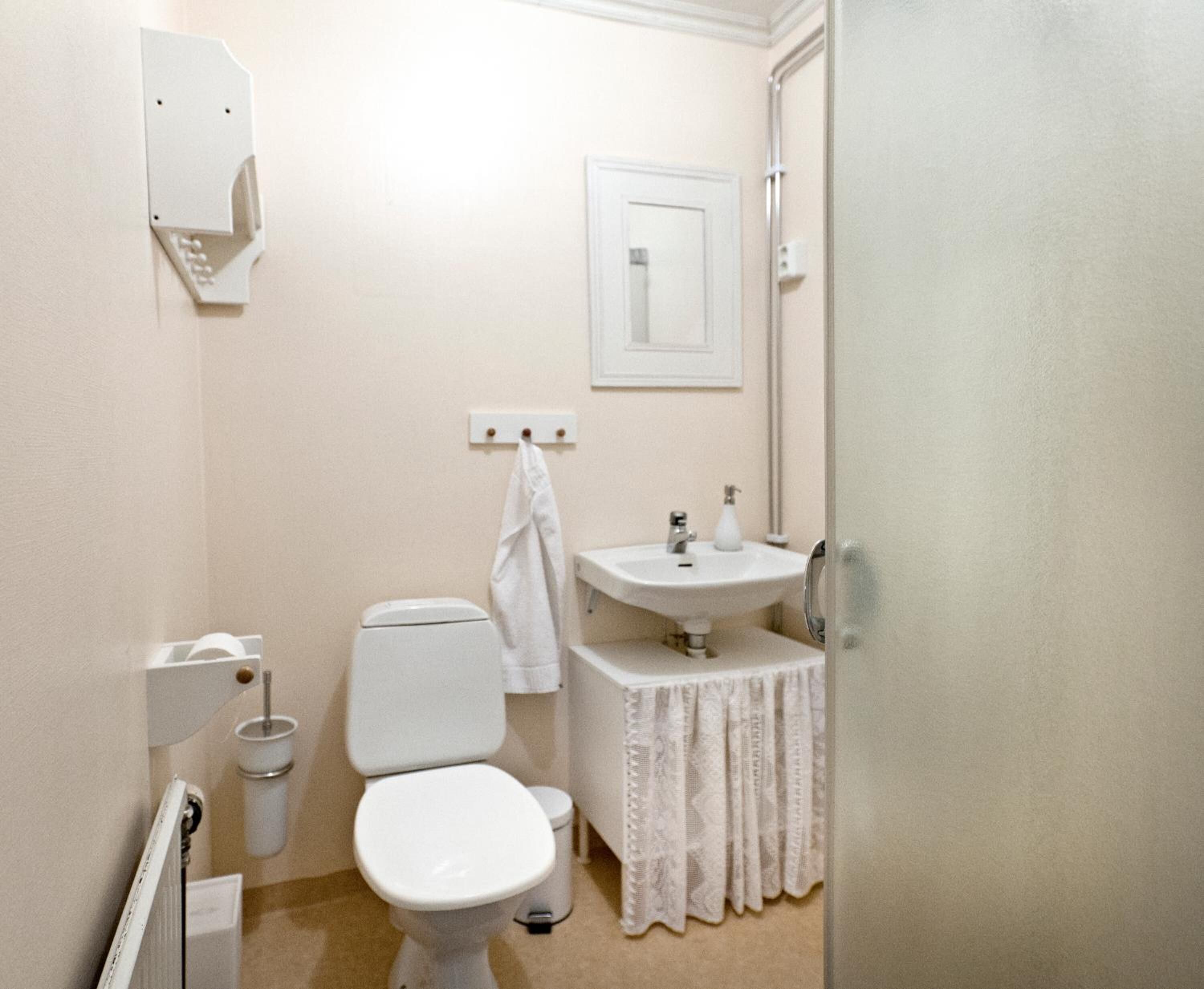 shower, free toiletries, hair dryer, dressing gowns