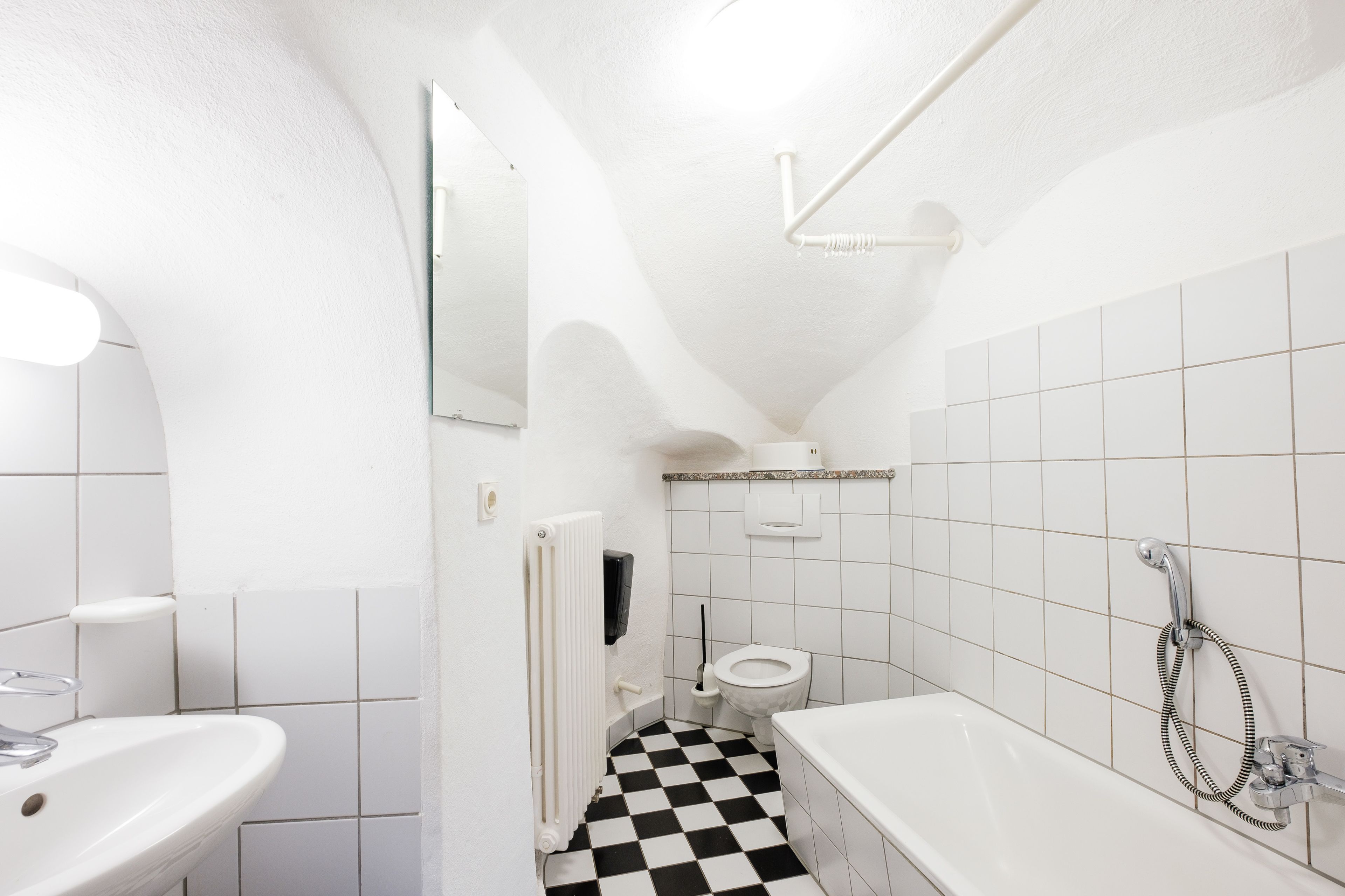 7-Bettzimmer mit Dusche/WC | Badezimmer | Dusche, Handtücher