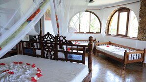 Unclassified image, 4 of 49, button - Samaki Lodge (Uroa)