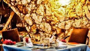 Unclassified image, 3 of 49, button - Samaki Lodge (Uroa)