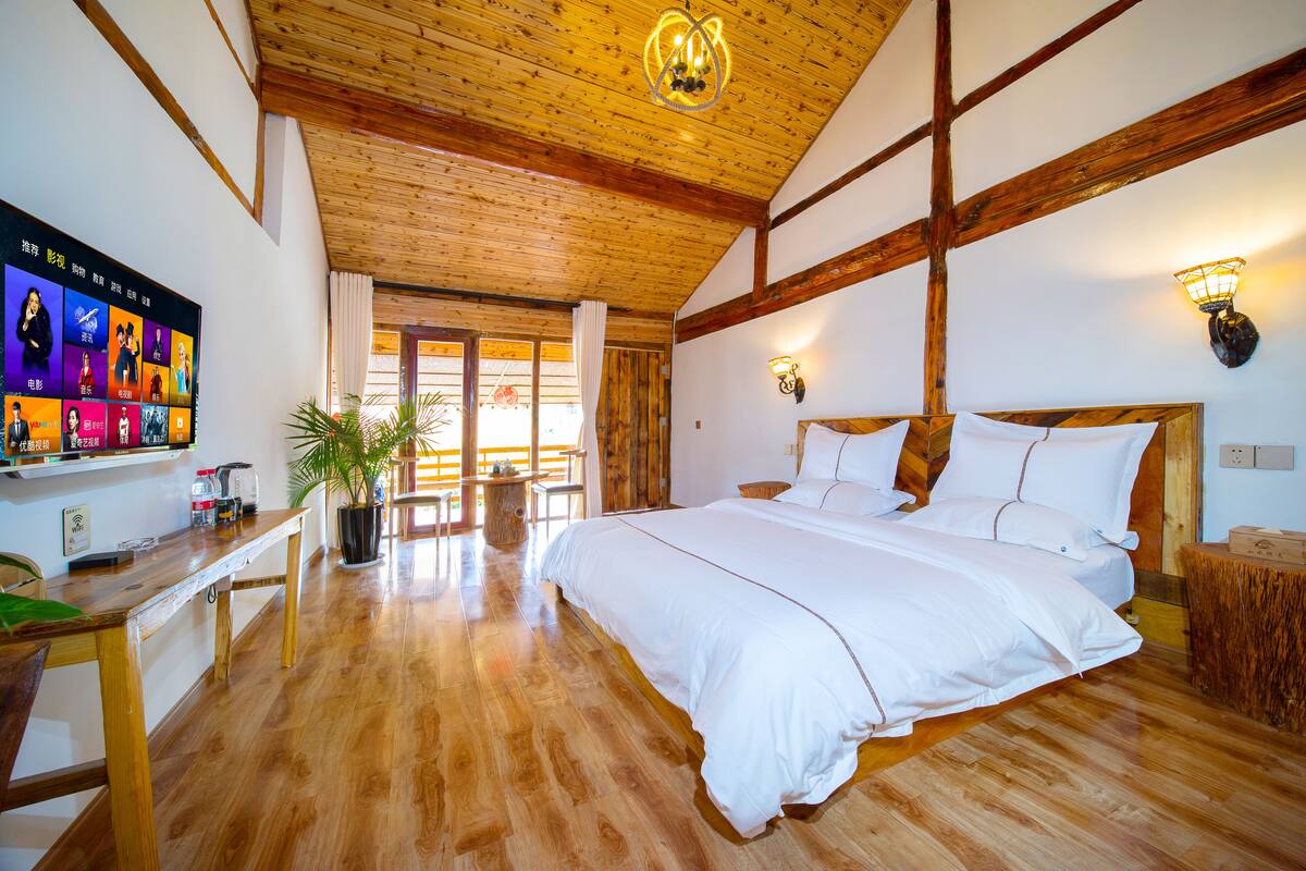 Kahden hengen exclusive-huone, näköala puutarhaan (Room No.7) | Työpöytä, pimennysverhot, ilmainen Wi-Fi, vuodevaatteet