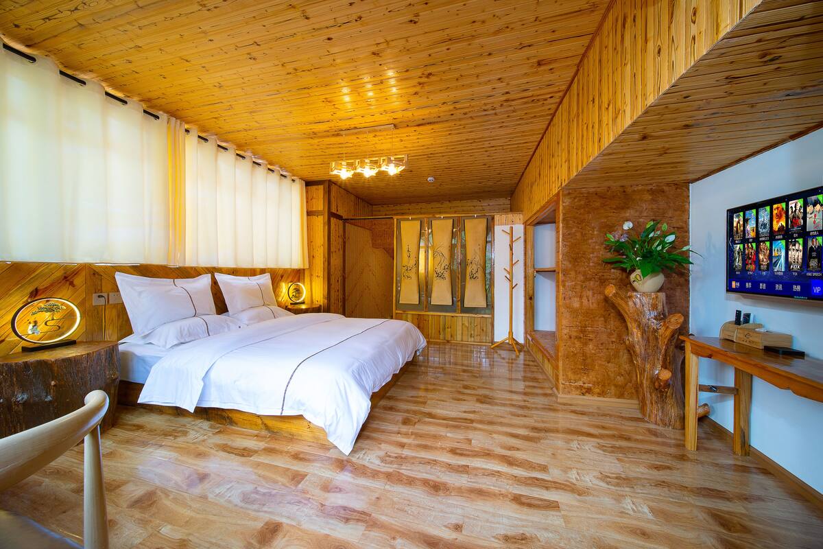 Perhehuone, näköala puutarhaan (Room No.8) | Työpöytä, pimennysverhot, ilmainen Wi-Fi, vuodevaatteet