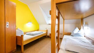 Free WiFi, bed sheets