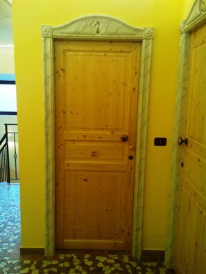 Basic Double or Twin Room, 1 King Bed, Non Smoking | Down comforters, memory foam beds, in-room safe, desk - Locanda La Milanino (Cusano Milanino)