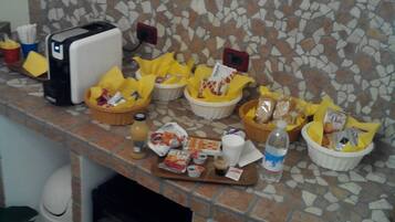 Colazione self-service inclusa, servita tutte le mattine