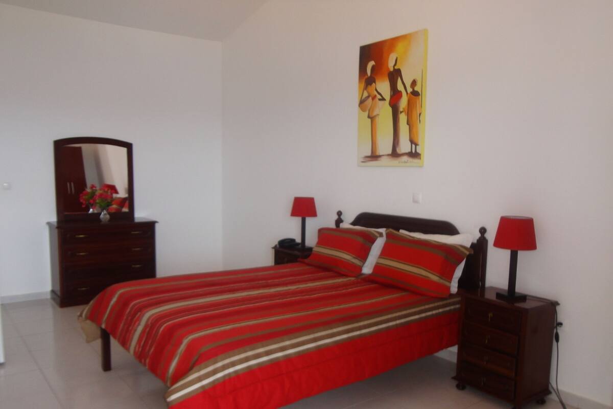 Chambre Double | Lits bébé (gratuits), lits pliants/supplémentaires, Wi-Fi gratuit