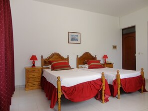 Free cots/infant beds, rollaway beds, free WiFi