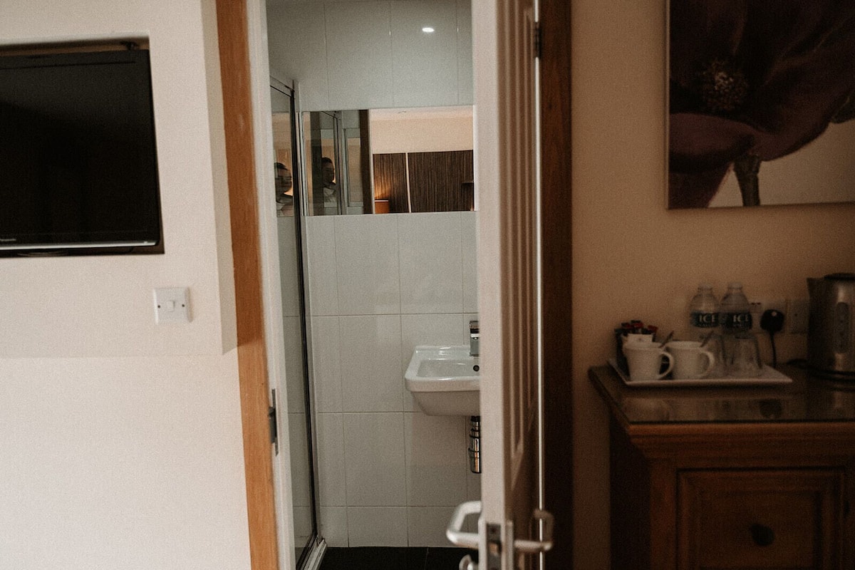 Standard Twin Room, Ensuite | Bathroom