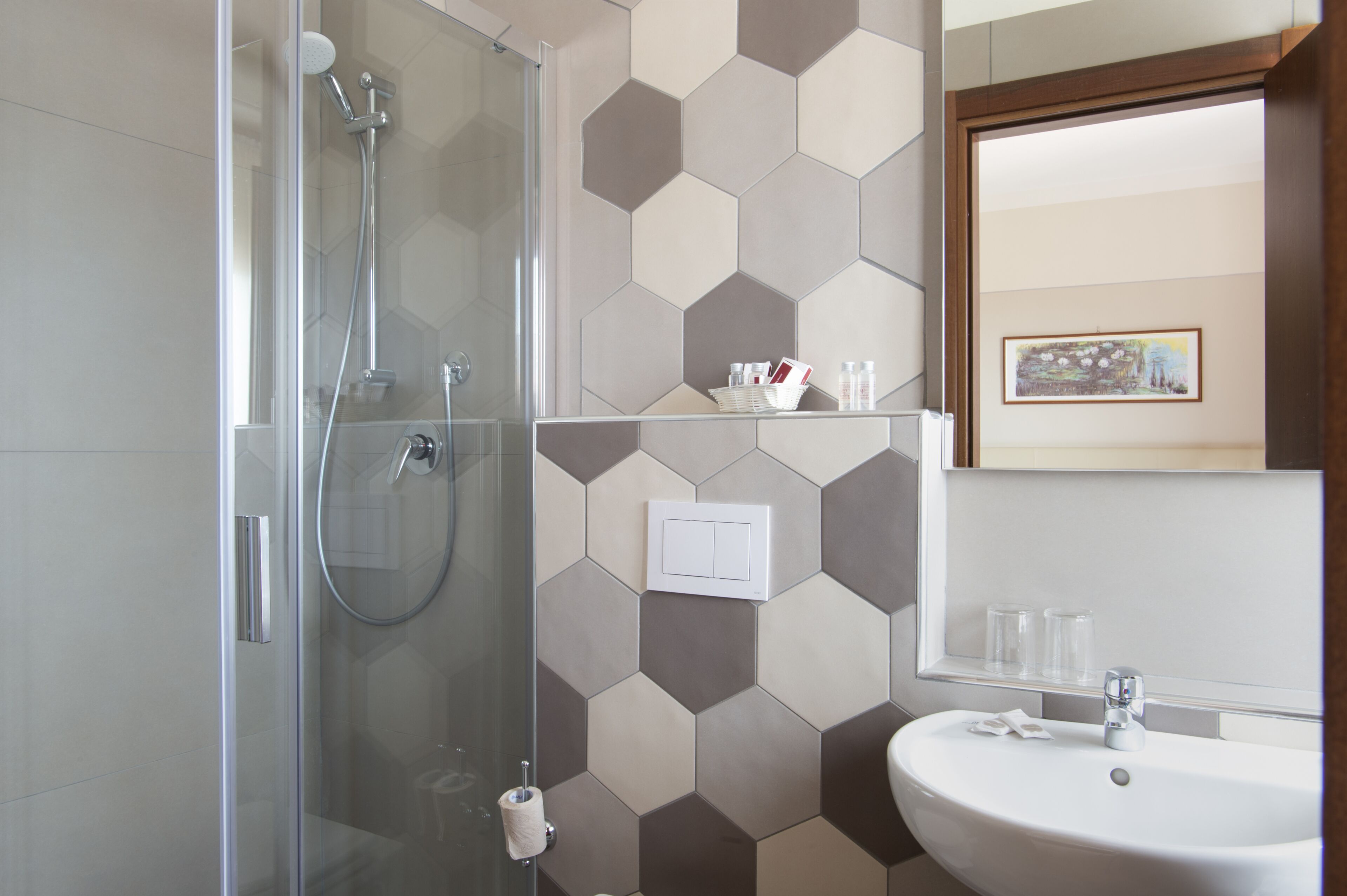 superior double room | bathroom | shower, free toiletries, hair dryer, bidet