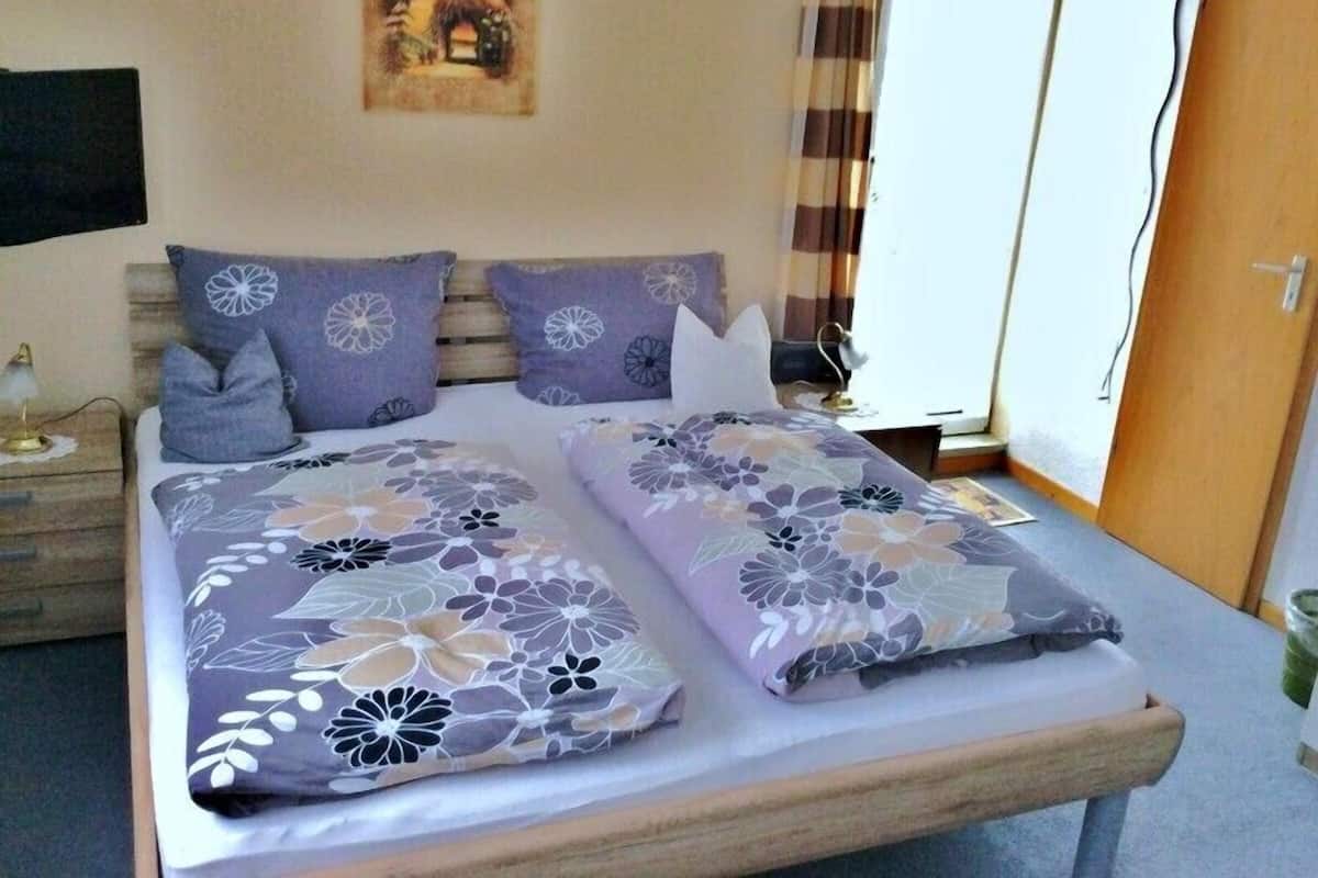 Double Room | In-room safe, desk, free WiFi