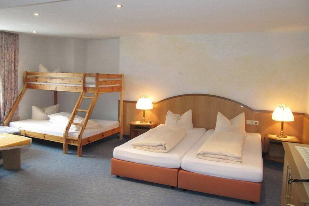 Coffres-forts dans les chambres, bureau, rideaux occultants