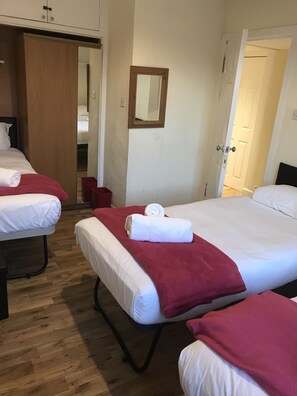 Appartement Ville, plusieurs lits | Vue de la chambre