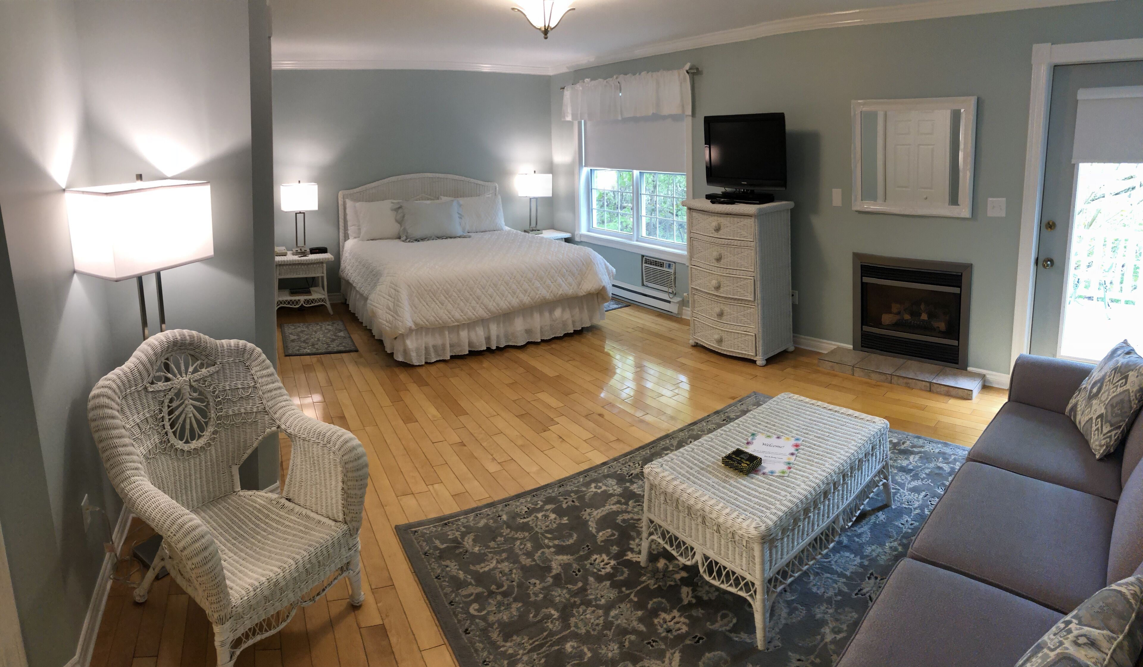 32-inch flat-screen tv with cable channels, tv, dvd player