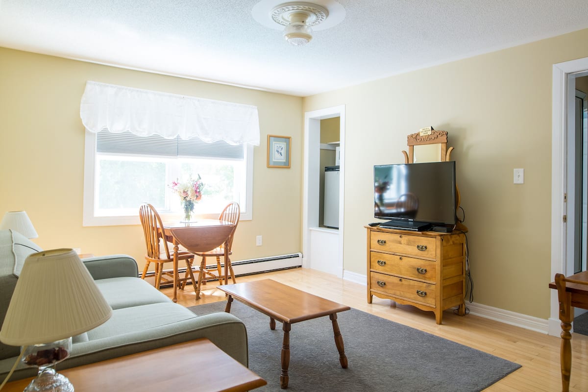 Superior Room, 2 Bedrooms, Non Smoking (Two Bedroom Suite) | 1 bedroom, blackout drapes, iron/ironing board, free WiFi