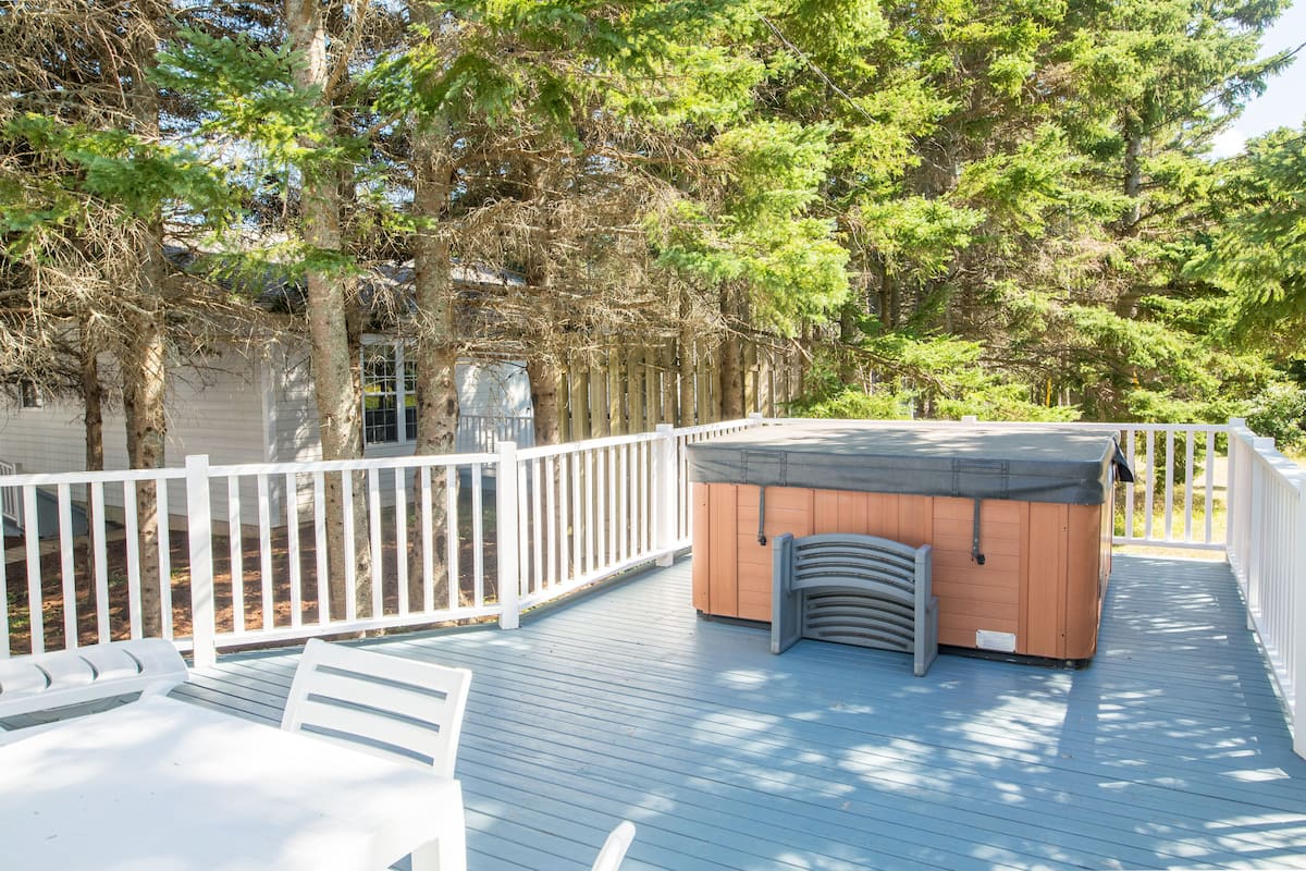 1 bedroom, blackout drapes, iron/ironing board, free WiFi