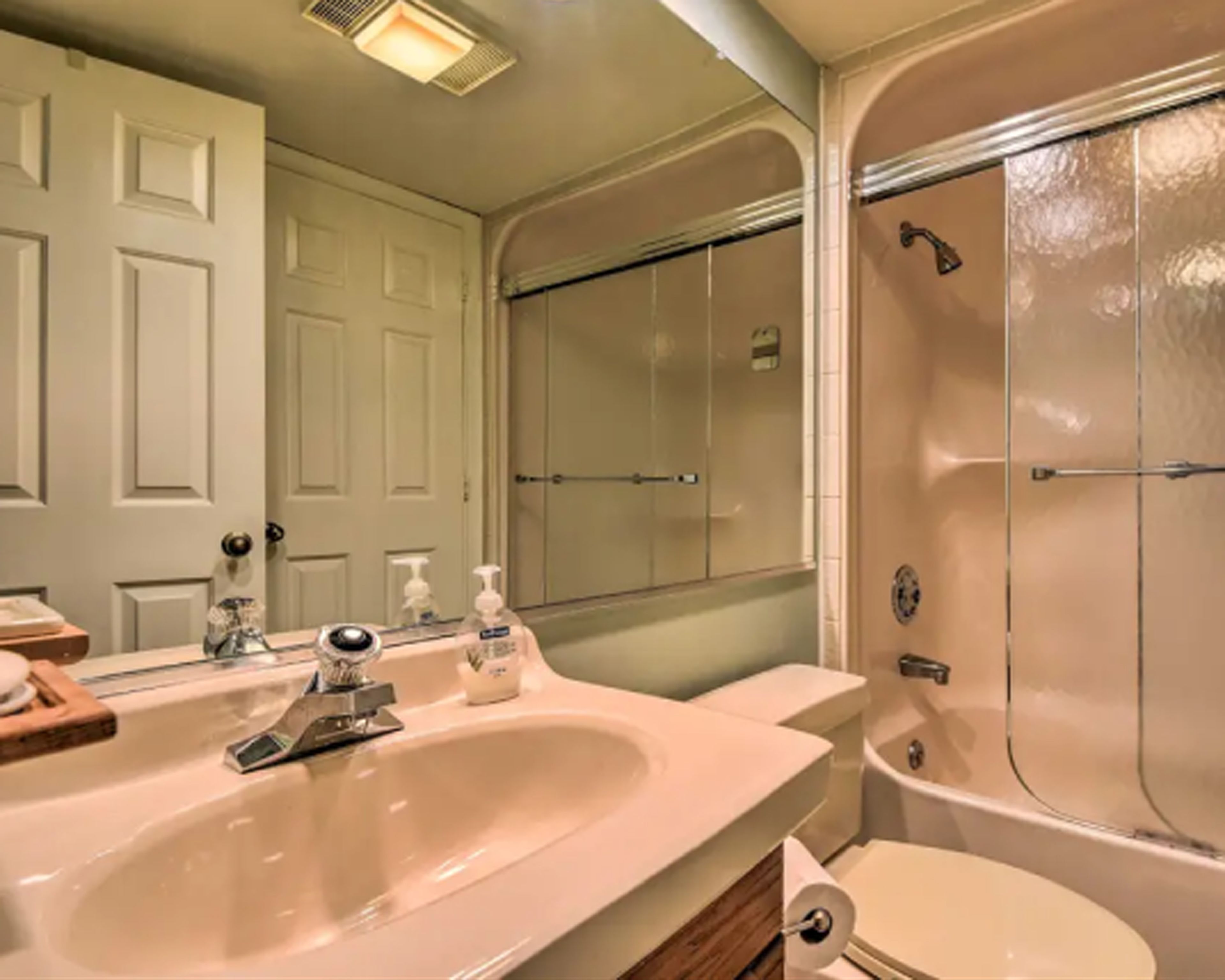 Cozy Pocono Mountain Escape