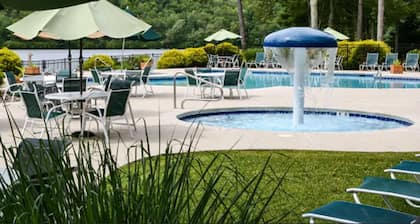 Cozy Pocono Mountain Escape