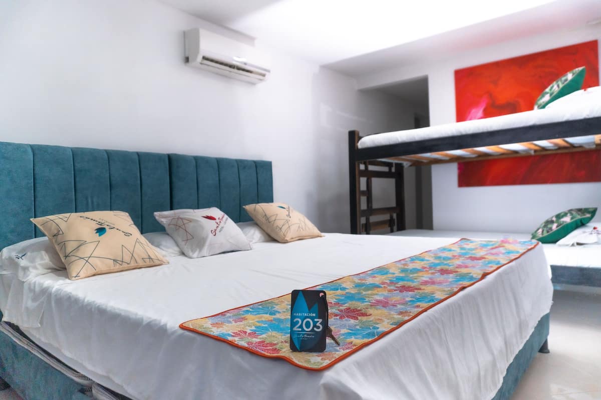 Family Room | Hypo-allergenic bedding, free WiFi, bed sheets