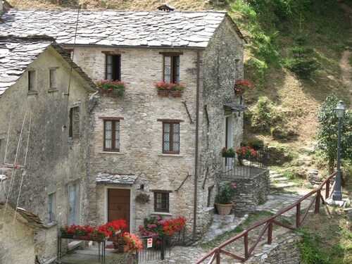 Antico Borgo Isola Santa