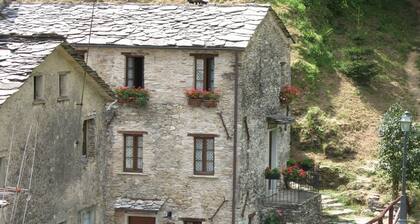 Antico Borgo Isola Santa