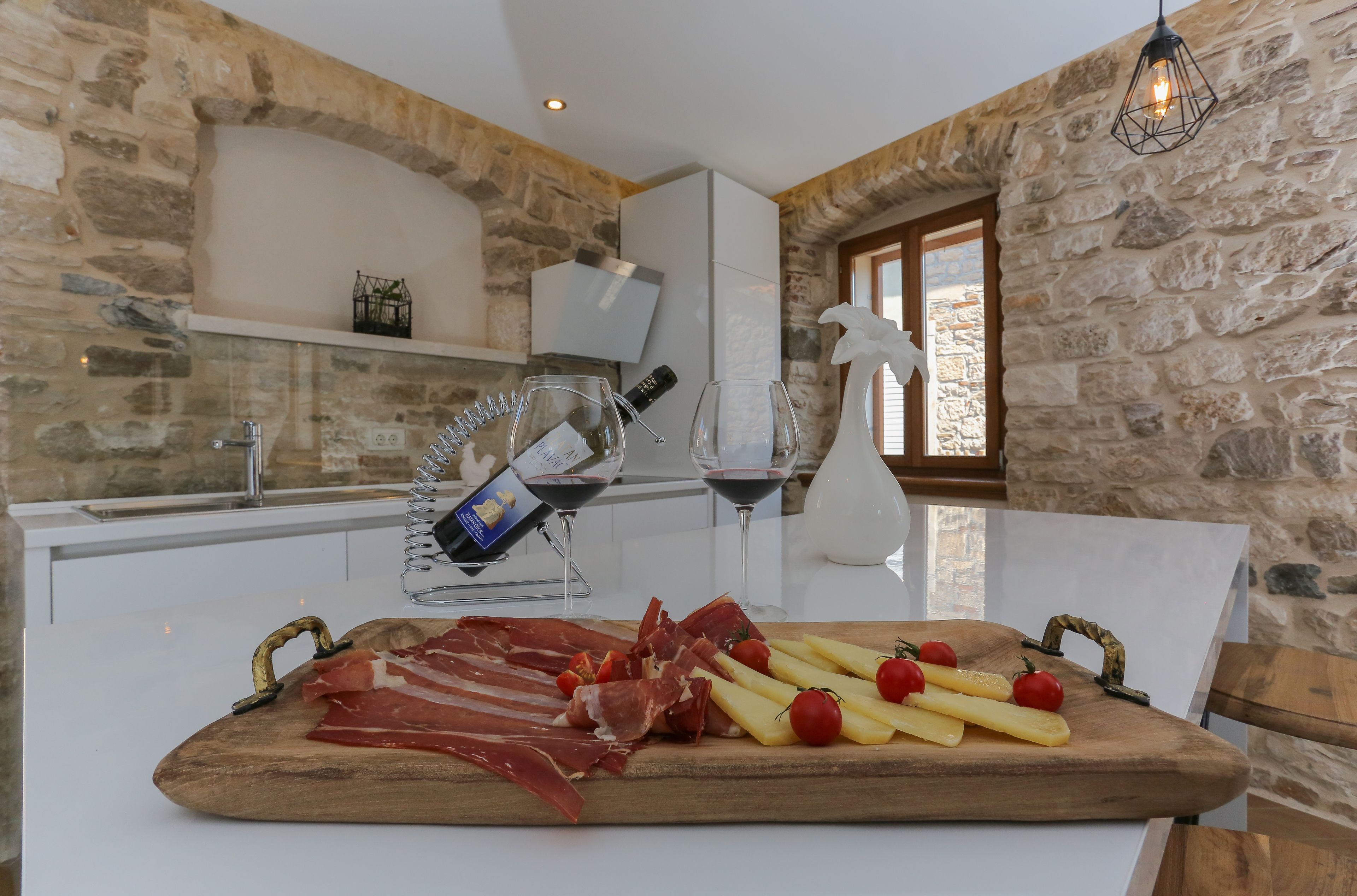 Leilighet – deluxe, flere senger, ikke-røyk, sjøutsikt | Eget kjøkken | Kjøleskap, mikrobølgeovn, ovn og kokeplater