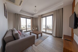 家庭公寓式客房 | 特色装修、特色家居、办公桌、笔记本电脑工作区