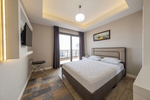 Decoración personalizada, muebles diferentes y escritorio 