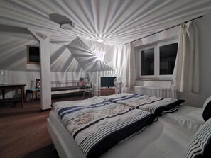 Schreibtisch, kostenloses WLAN