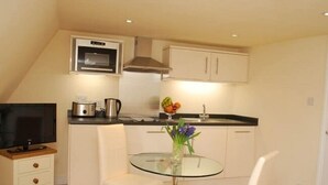 Small Studio | Private kitchen - Rectory Hall (Ware)