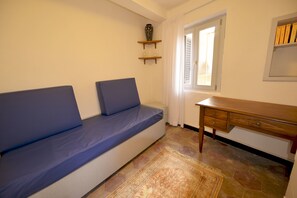 Appartement, 2 chambres | Coin séjour | Télévision à écran plat