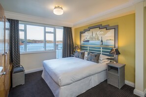 Quarto casal superluxo | Roupas de cama antialérgicas, ferros/tábuas de passar roupa