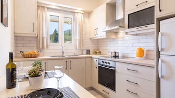 Apartment, 2 Bedrooms | Interior