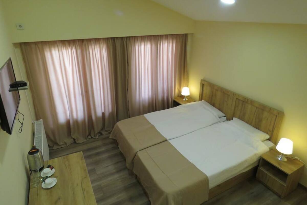 2 bedrooms, in-room safe, blackout curtains, free WiFi