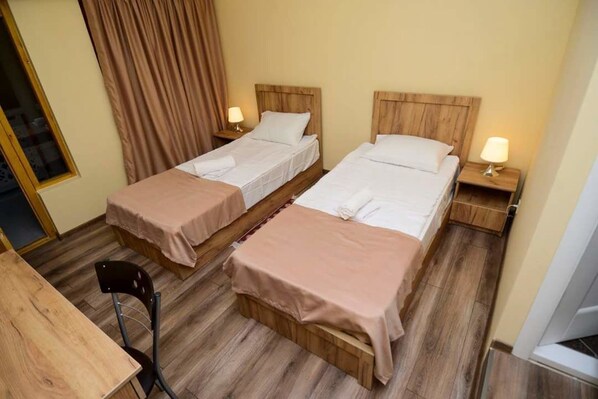 2 bedrooms, in-room safe, blackout curtains, free WiFi