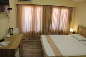 2 bedrooms, in-room safe, blackout curtains, free WiFi