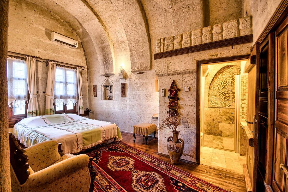 Executive Apartment, 2 Bedrooms | Individually decorated, individually furnished, desk, laptop workspace