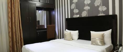 Coffres-forts dans les chambres, Wi-Fi gratuit, draps fournis