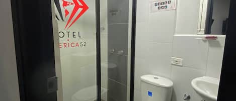 Basic Room, 1 Double Bed, Non Smoking | Bathroom | Shower, rainfall showerhead, free toiletries, towels