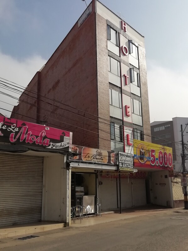 Front of property - America 52 (Rionegro)