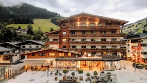 Vista frontal de la propiedad