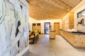 Sauna, Whirlpool, Dampfbad, Körperbehandlungen, Warmsteinmassagen