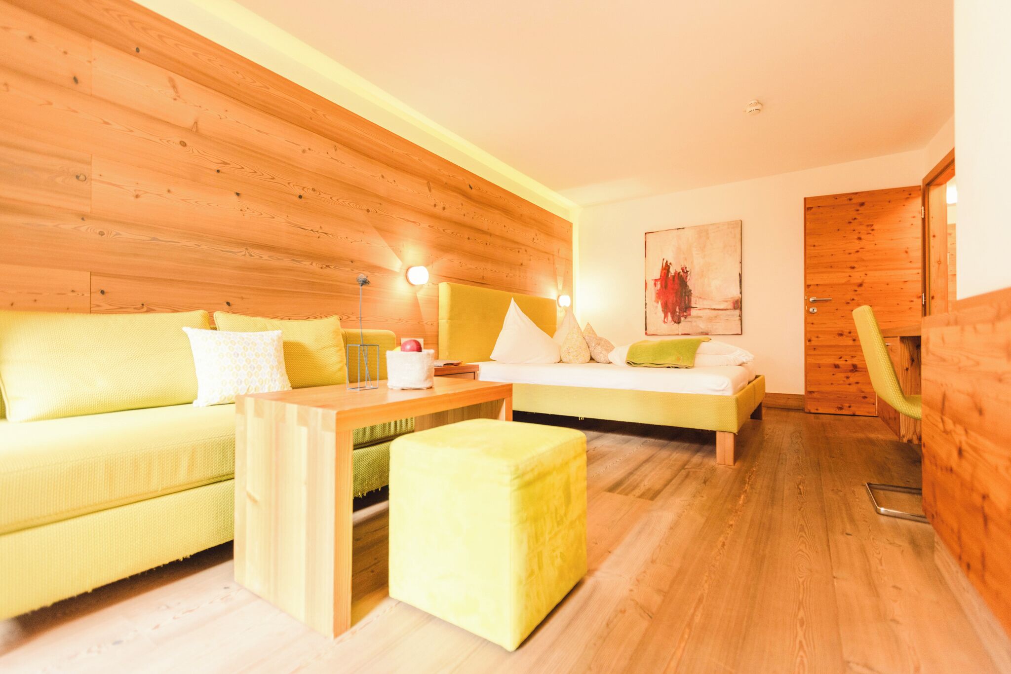 Superior suite (HERZ AS SUPERIOR) | Woonruimte | Televisie, speelgoed en vloerwarming