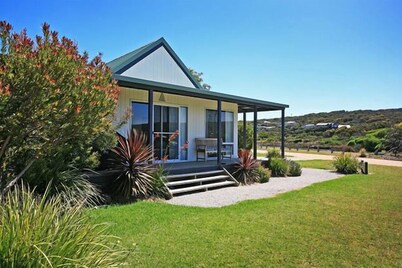 Relax and unwind in this cosy studio by the river.