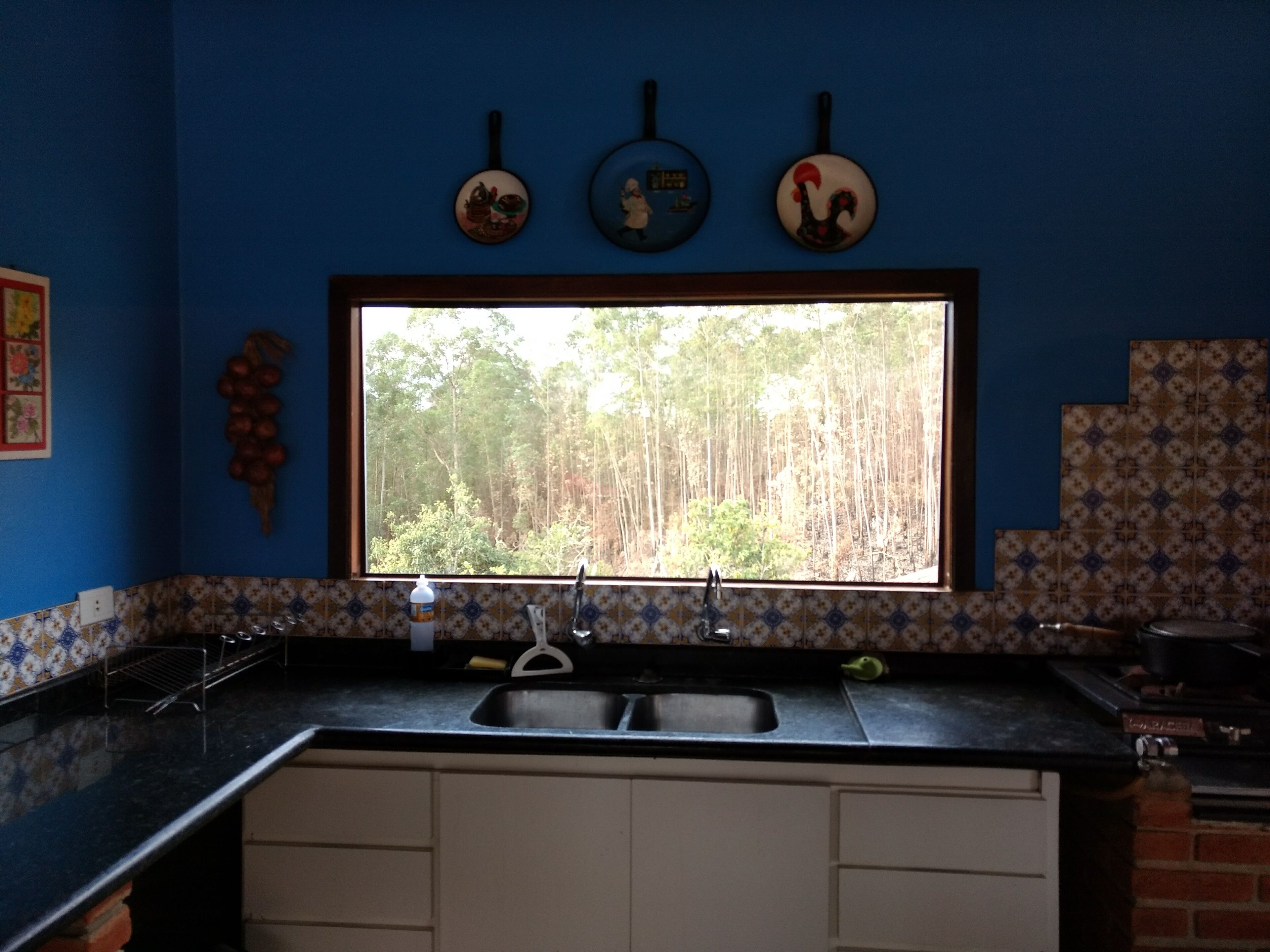  Condo, poliesp court, heated pool and green area view