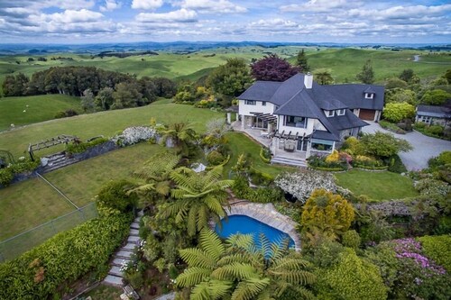 Waitomo Boutique Lodge has everything - Stunning 360' Views, Luxury and comfort.